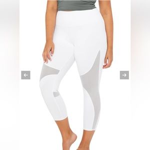 ALO YOGA White Coast Leggings- Sold Out On Site!🤍